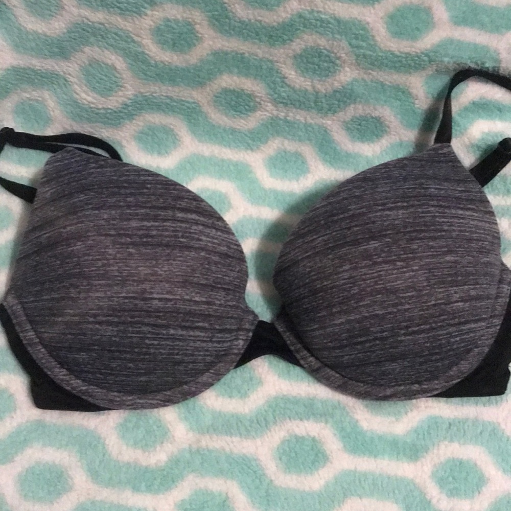 32 C Victoria’s Secret PINK Bra